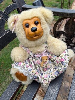 Robert Raikes Original Bear With Signature and Numbered.. Shelf